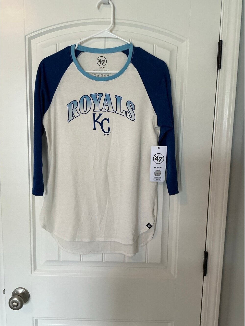 NWT 47 Brand Kansas City Royals Womens Long Sleeve Raglan Shirt size Medium.